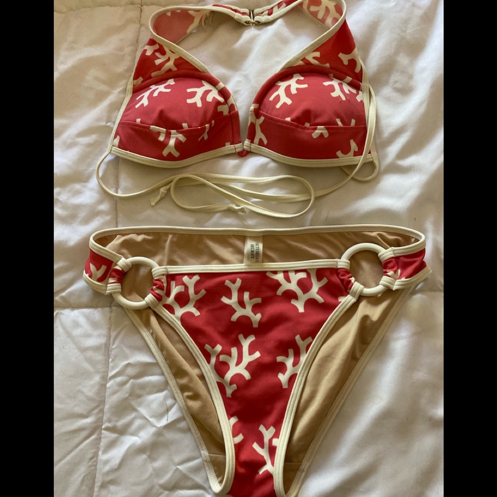Victoria’s Secret Bikini !!